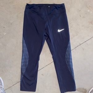 Nike cropped leggings